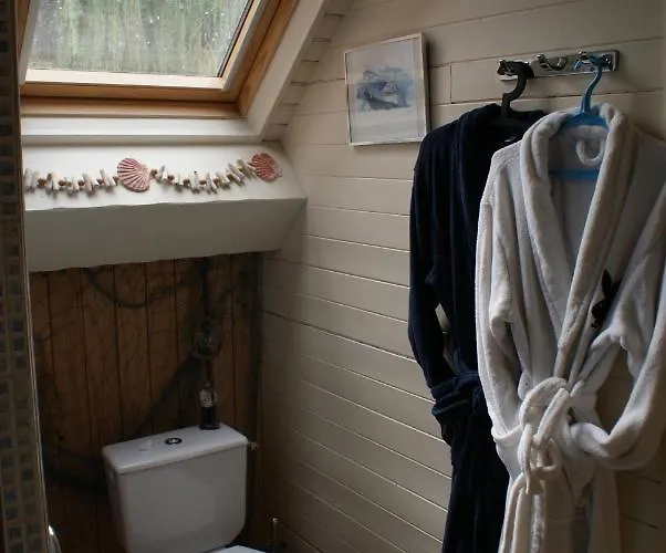 D'hôtes élevage' Chemin Noir Couette-café 3*